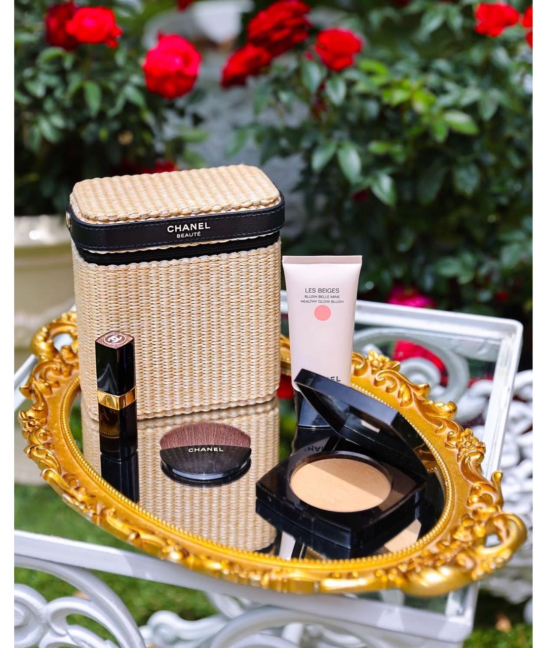 CHANEL BEAUTY Бежевая рафиевая косметичка, фото 2