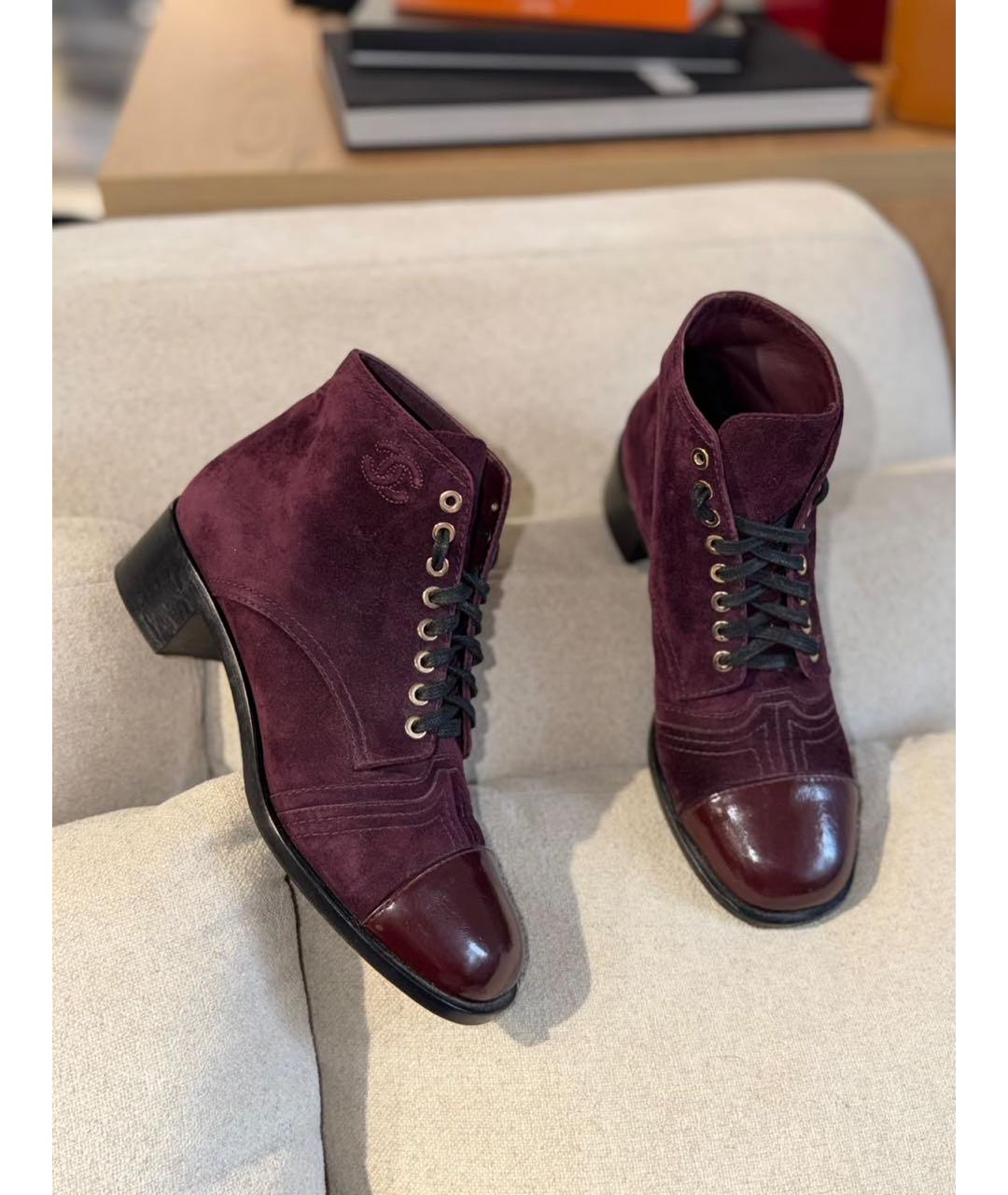 CHANEL Бордовые замшевые ботинки, фото 2