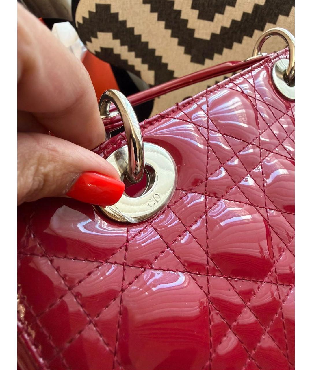 CHRISTIAN DIOR Красная сумка с короткими ручками из лакированной кожи, фото 6