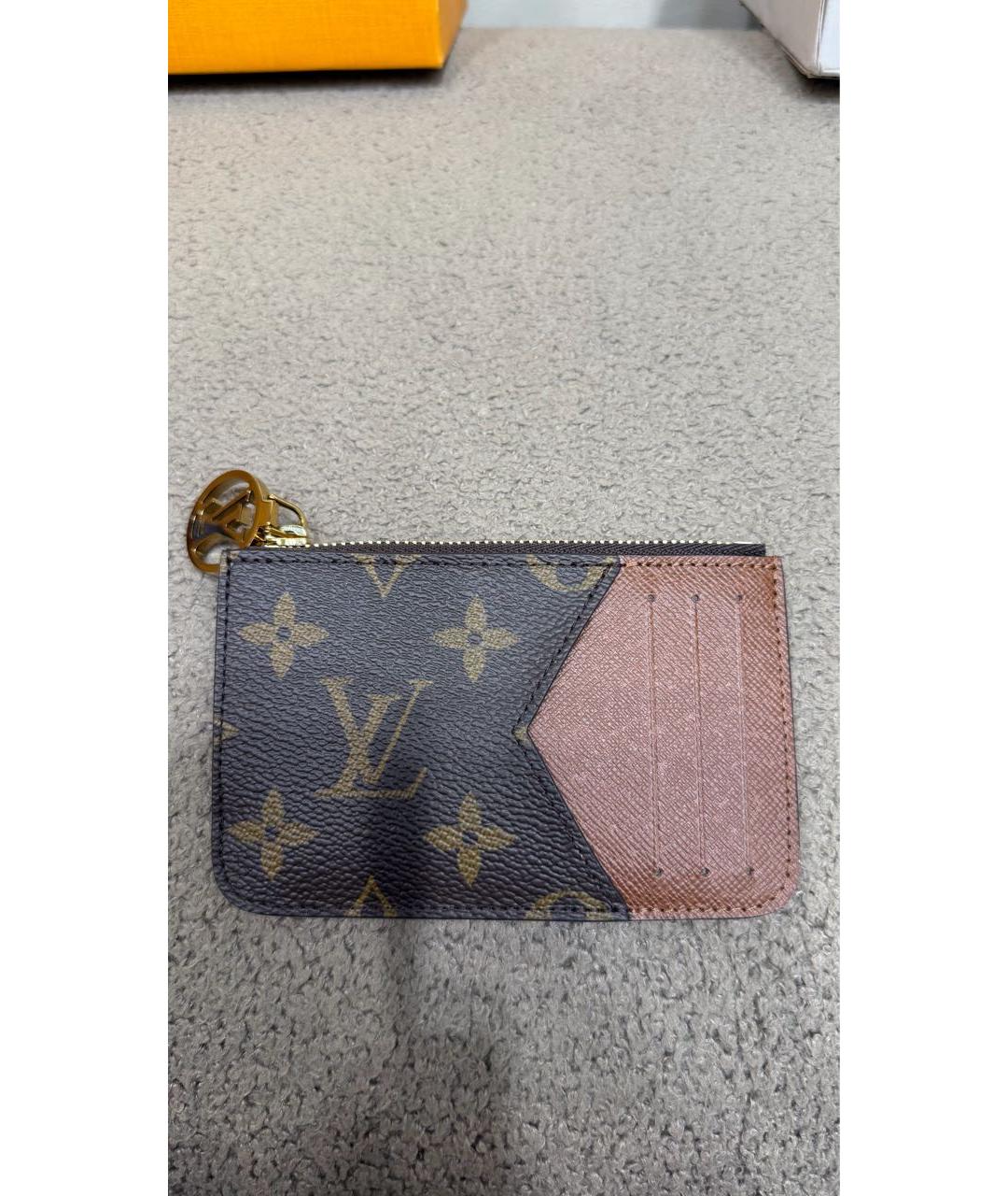 LOUIS VUITTON Коричневый кардхолдер, фото 5