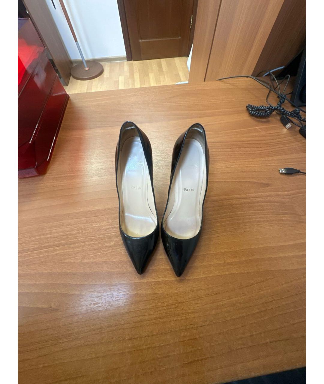 CHRISTIAN LOUBOUTIN Черные туфли из лакированной кожи, фото 2