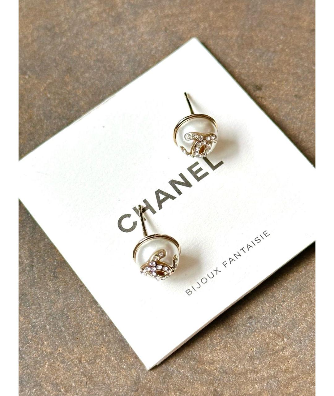 CHANEL Бежевые серьги, фото 3