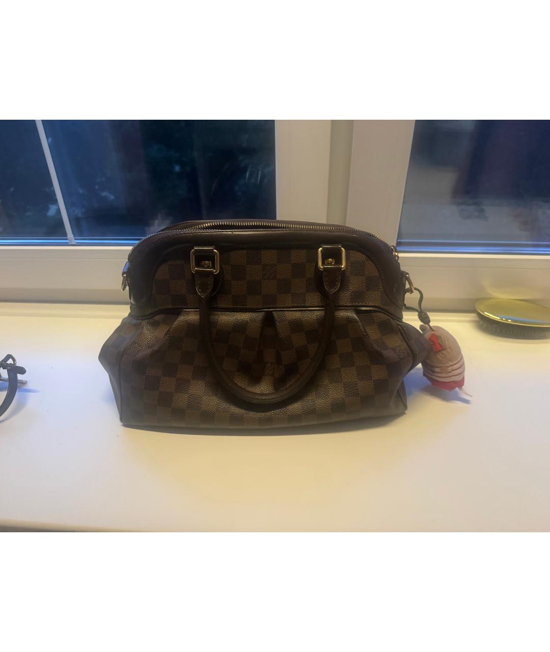 LOUIS VUITTON Коричневая кожаная сумка с короткими ручками, фото 5