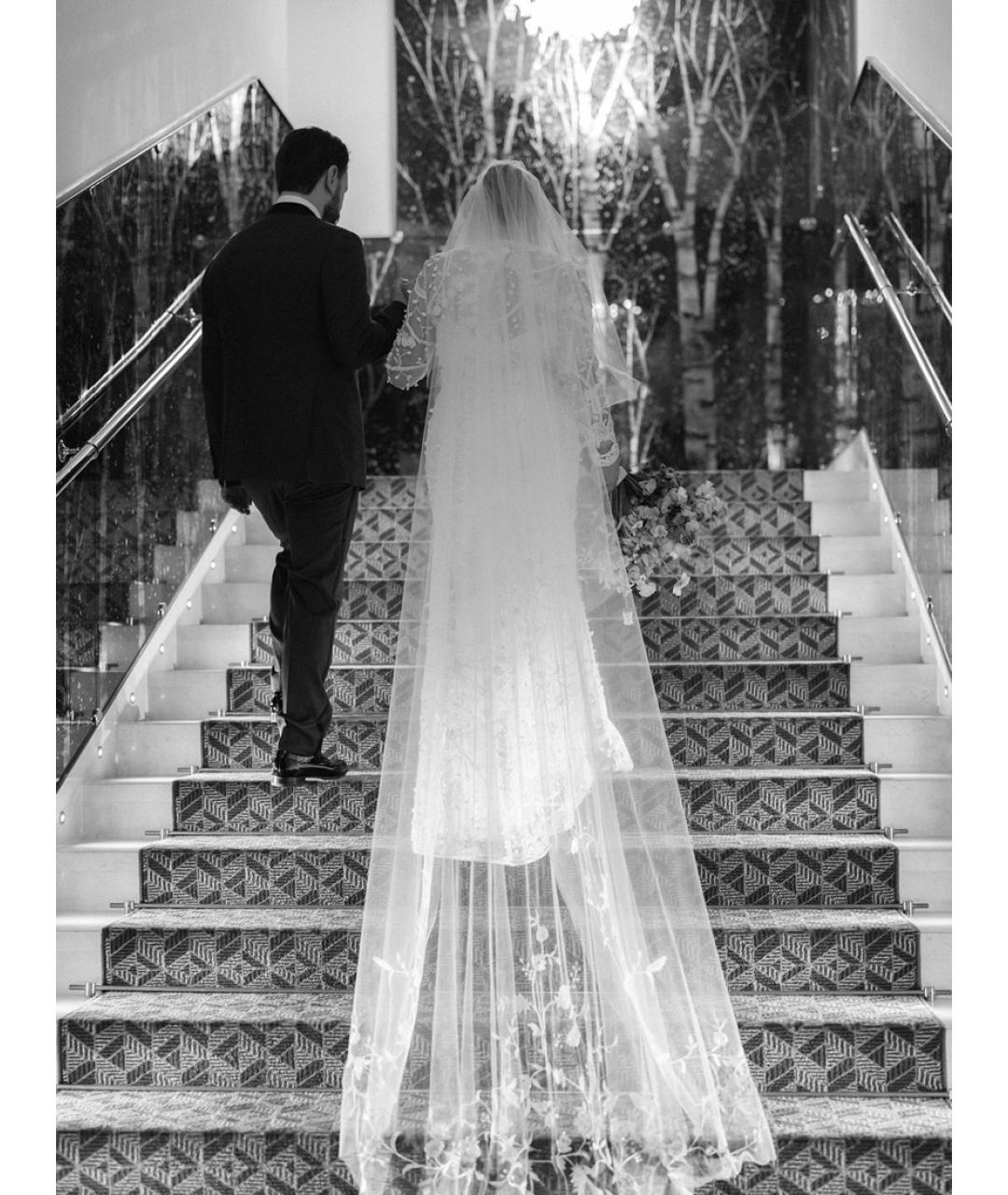 OSCAR DE LA RENTA Бежевое шелковое свадебное платье, фото 4