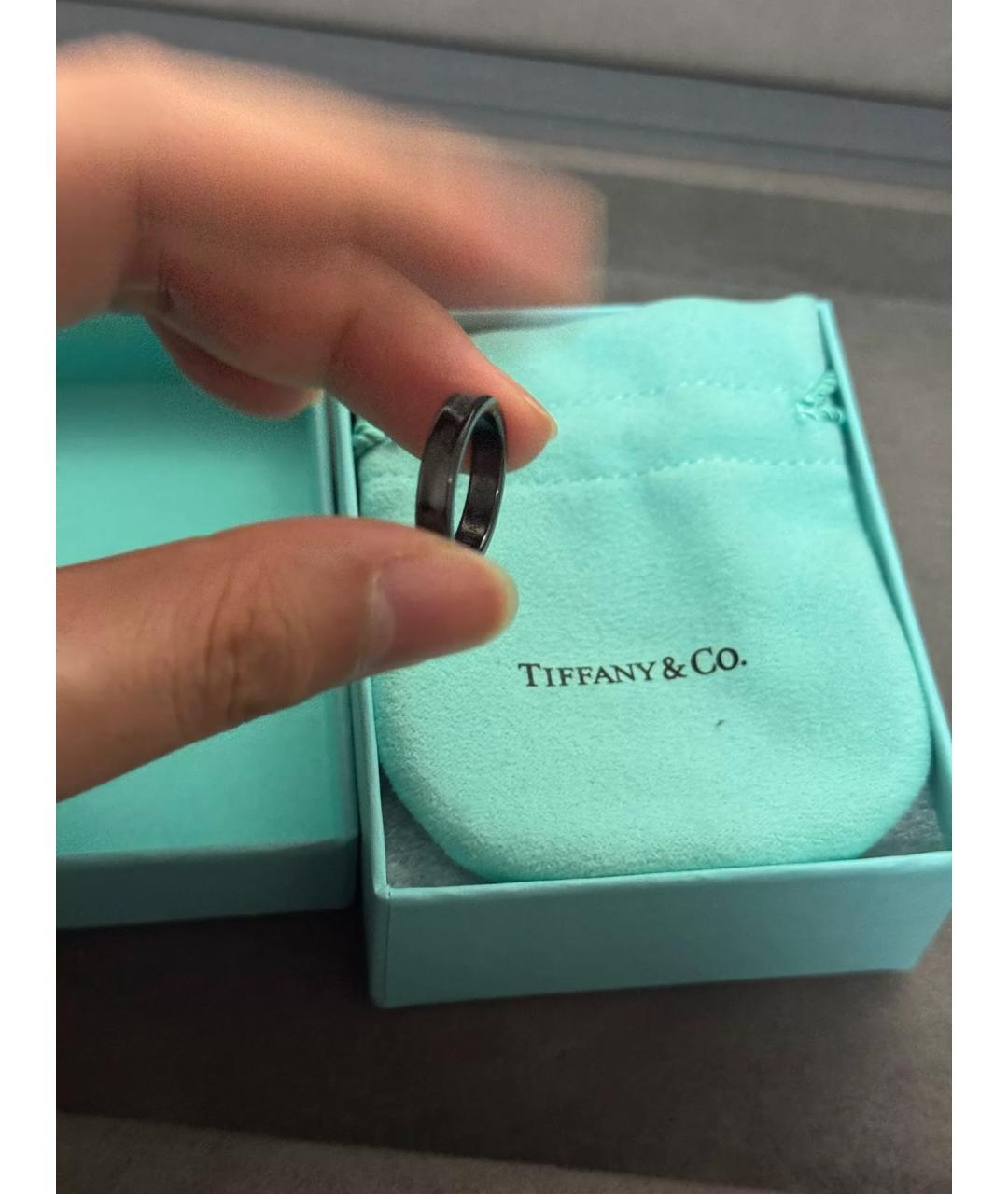 TIFFANY&CO Черное металлическое кольцо, фото 5