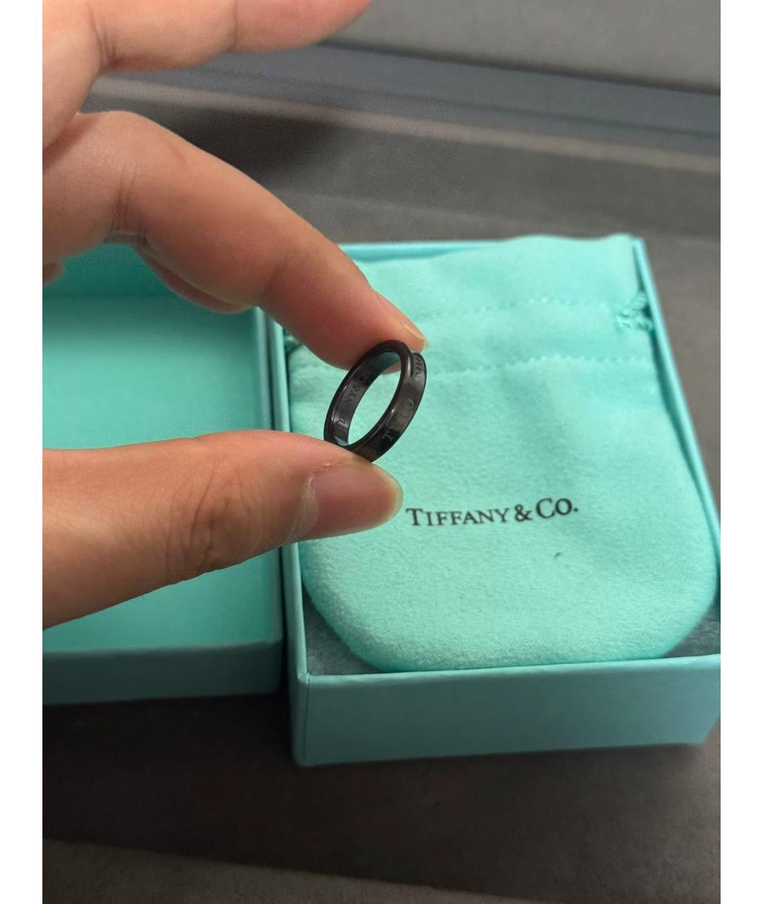 TIFFANY&CO Черное металлическое кольцо, фото 4