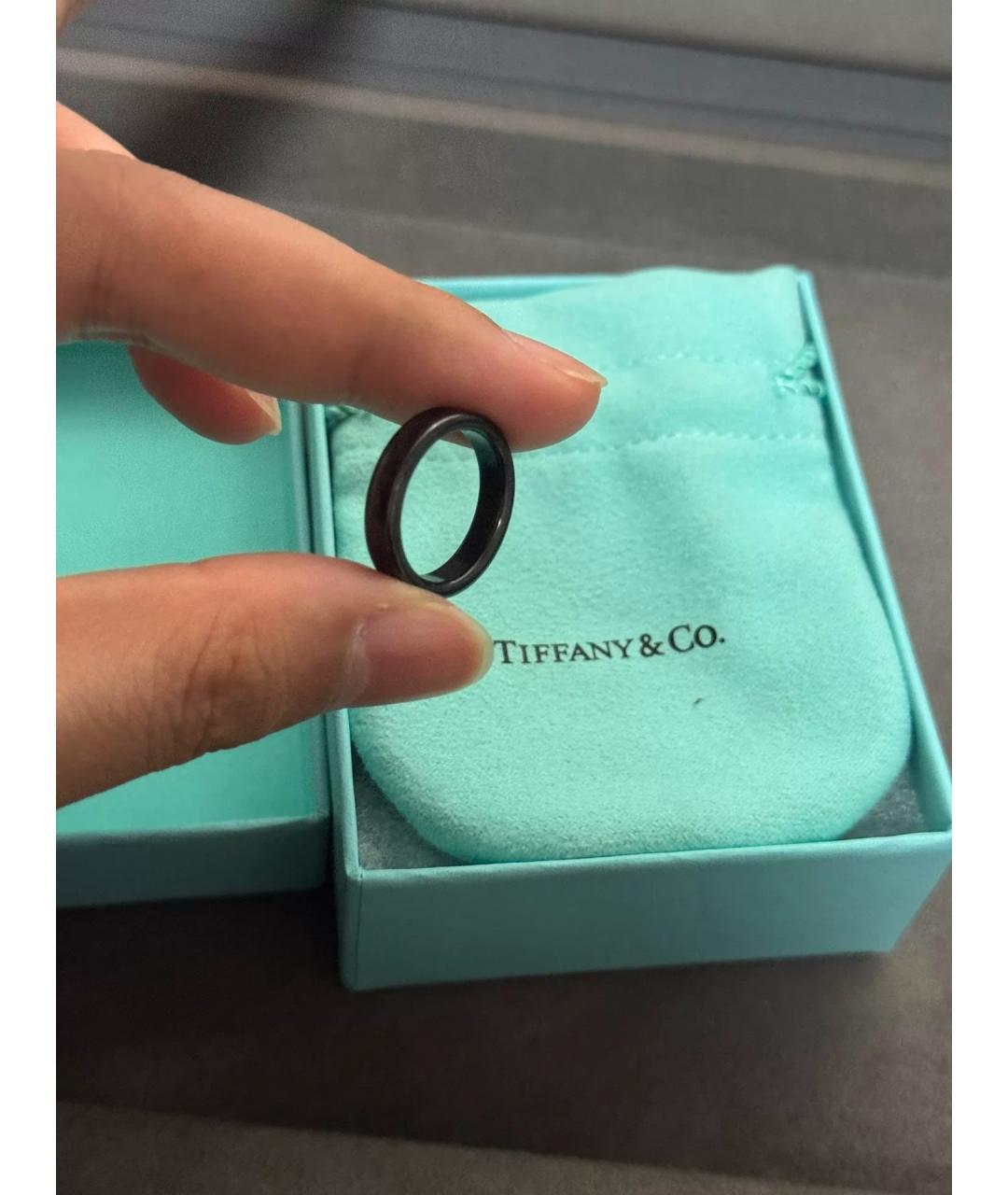 TIFFANY&CO Черное металлическое кольцо, фото 7