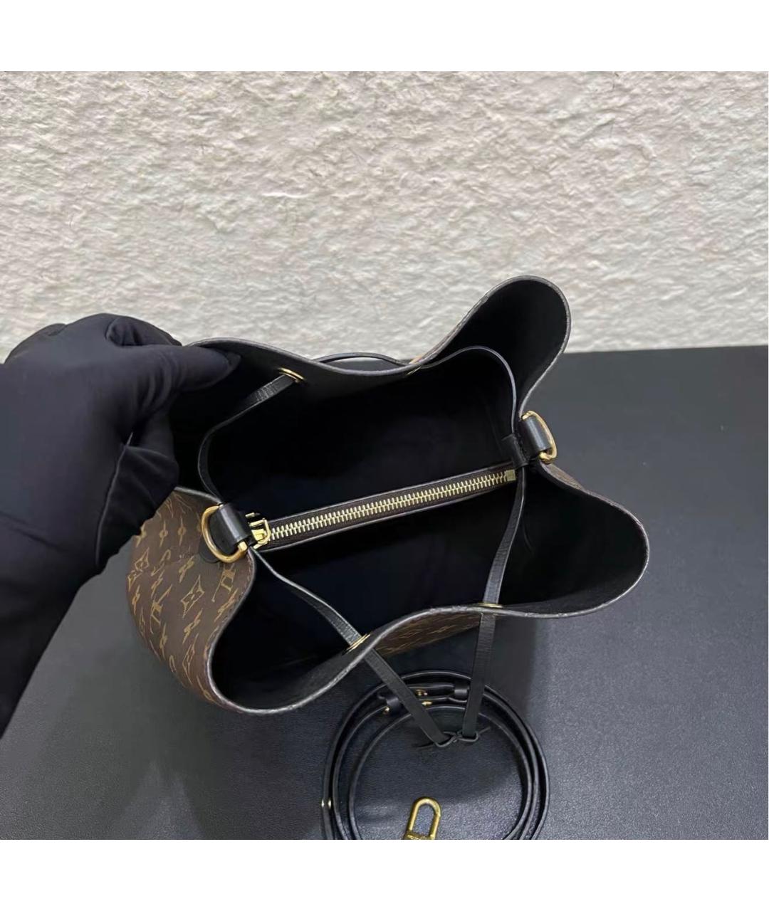 LOUIS VUITTON Черная сумка тоут из канвы, фото 7