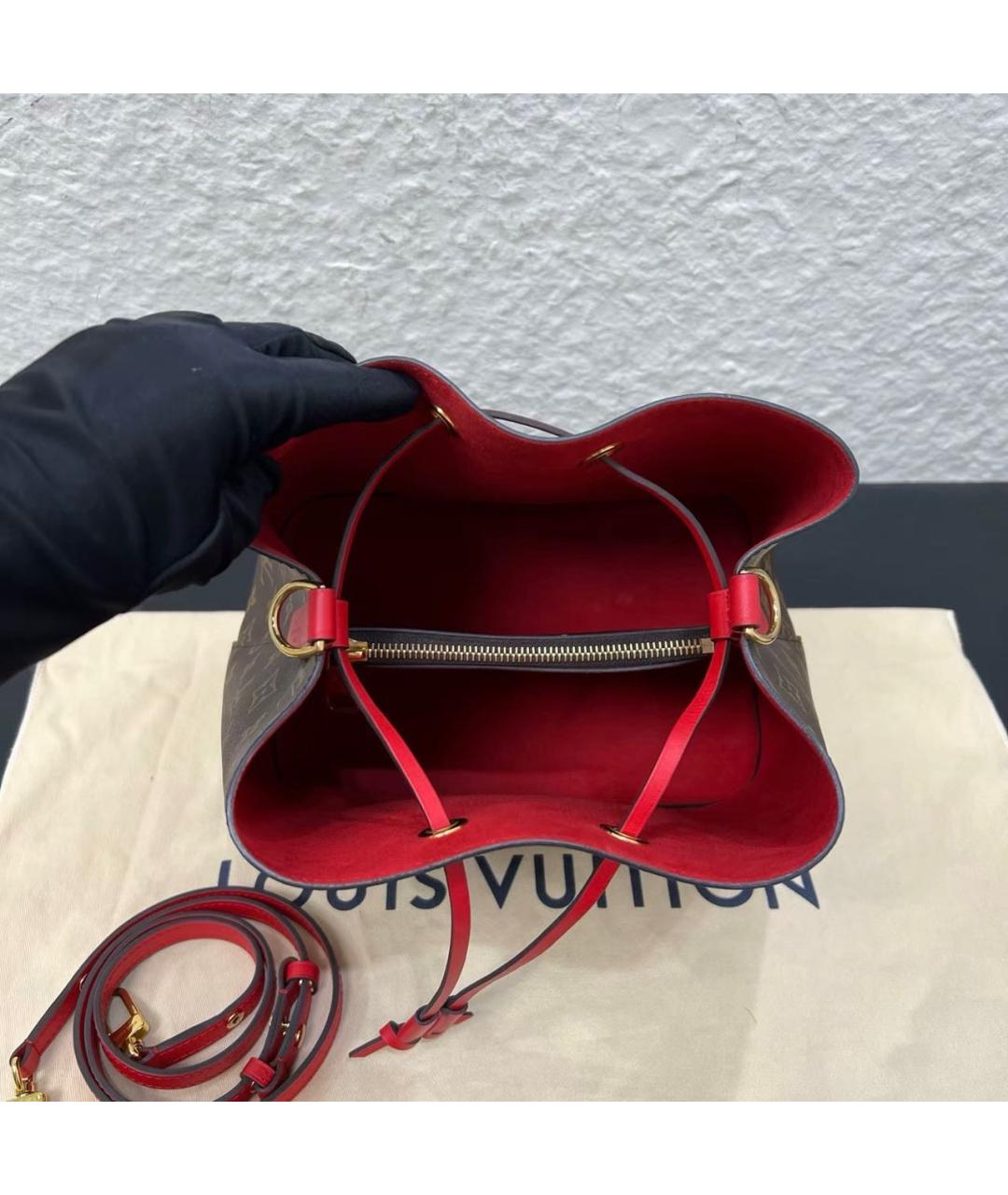 LOUIS VUITTON Красная сумка тоут из канвы, фото 6