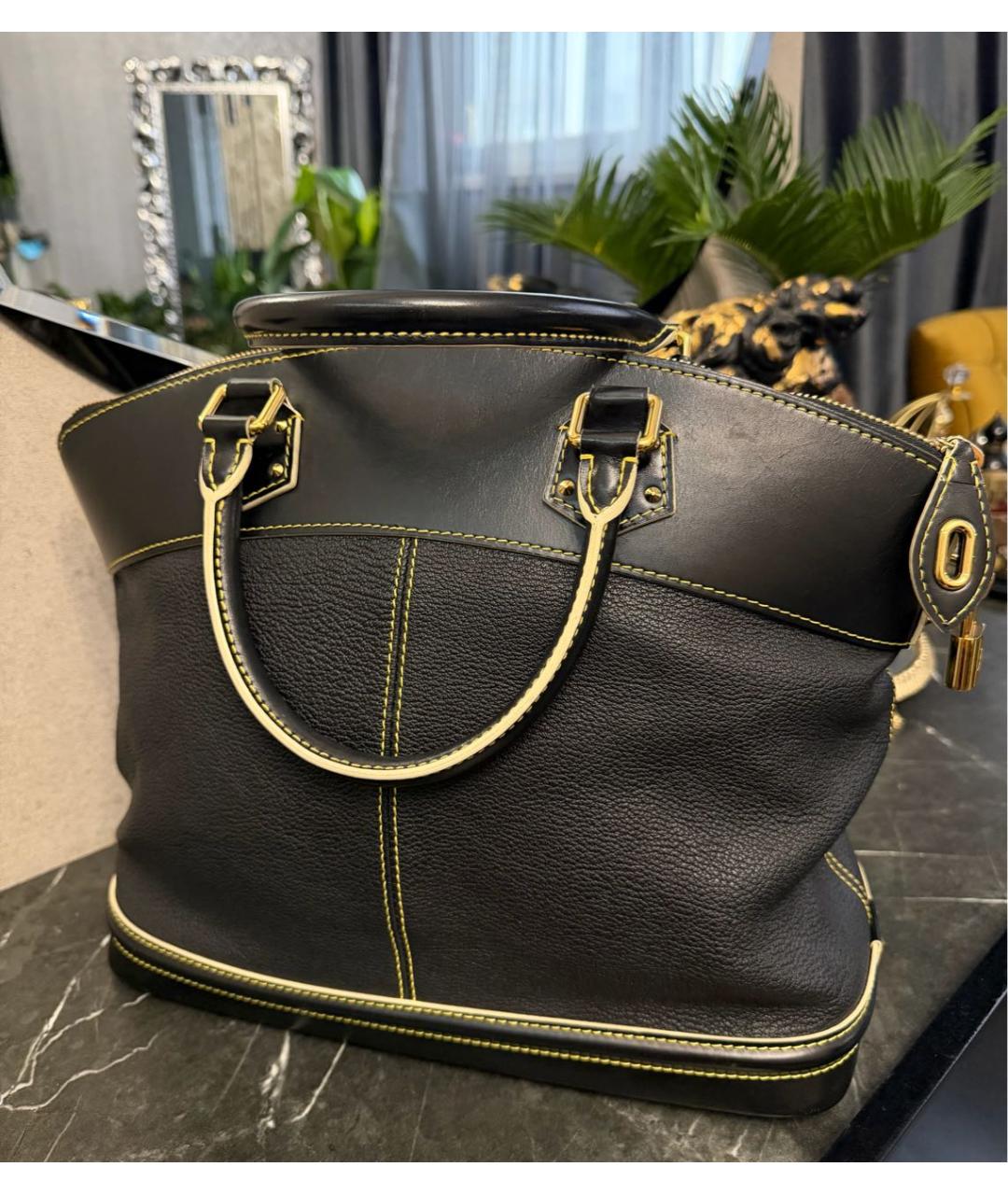 LOUIS VUITTON Черная кожаная сумка тоут, фото 3
