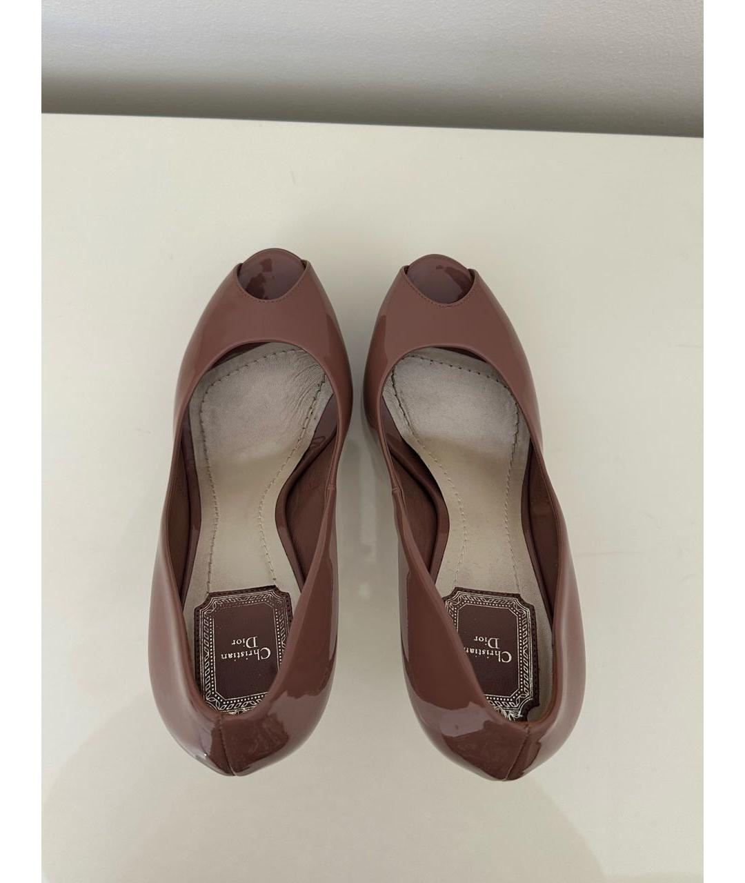 CHRISTIAN DIOR Босоножки из лакированной кожи, фото 3