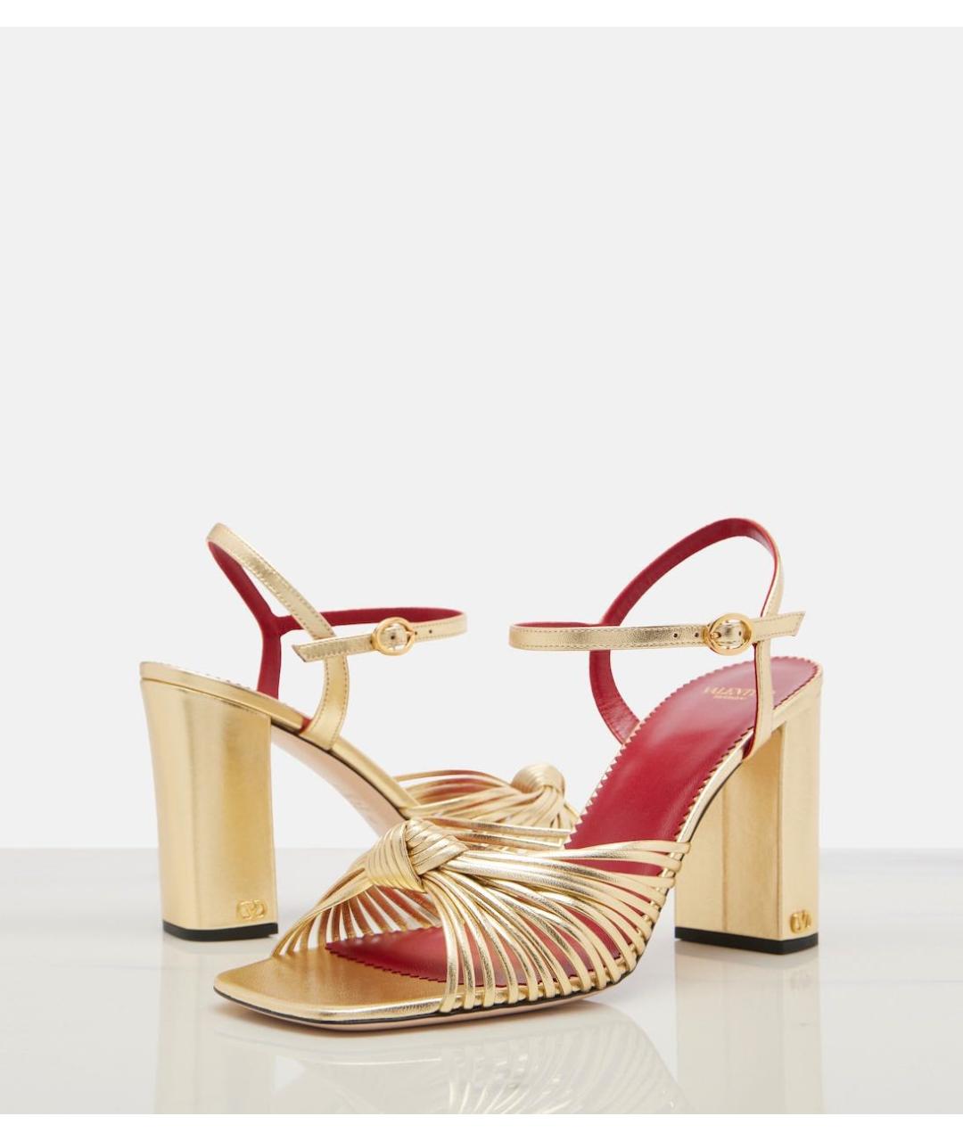 VALENTINO Золотые кожаные босоножки, фото 4