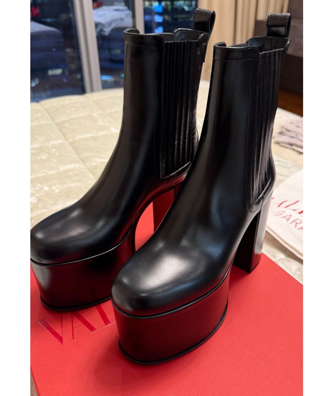 VALENTINO Черные кожаные ботильоны, фото 4
