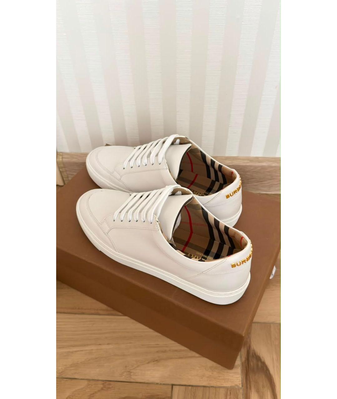 BURBERRY Белые кожаные кеды, фото 2