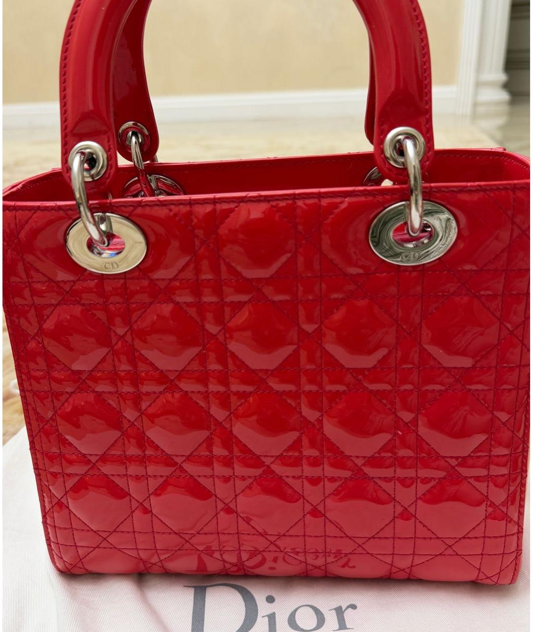 CHRISTIAN DIOR Красная сумка через плечо из лакированной кожи, фото 3