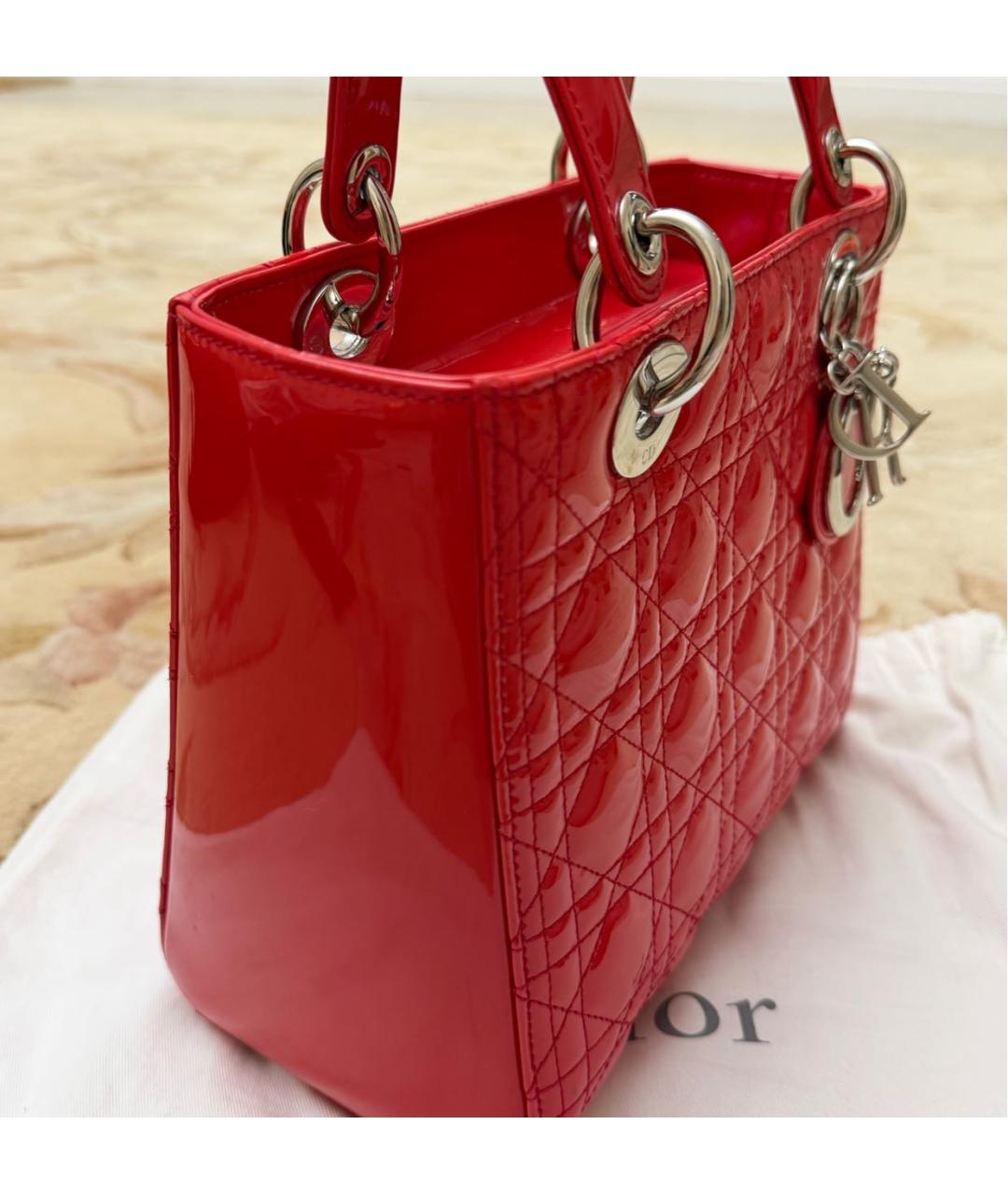 CHRISTIAN DIOR Красная сумка через плечо из лакированной кожи, фото 2