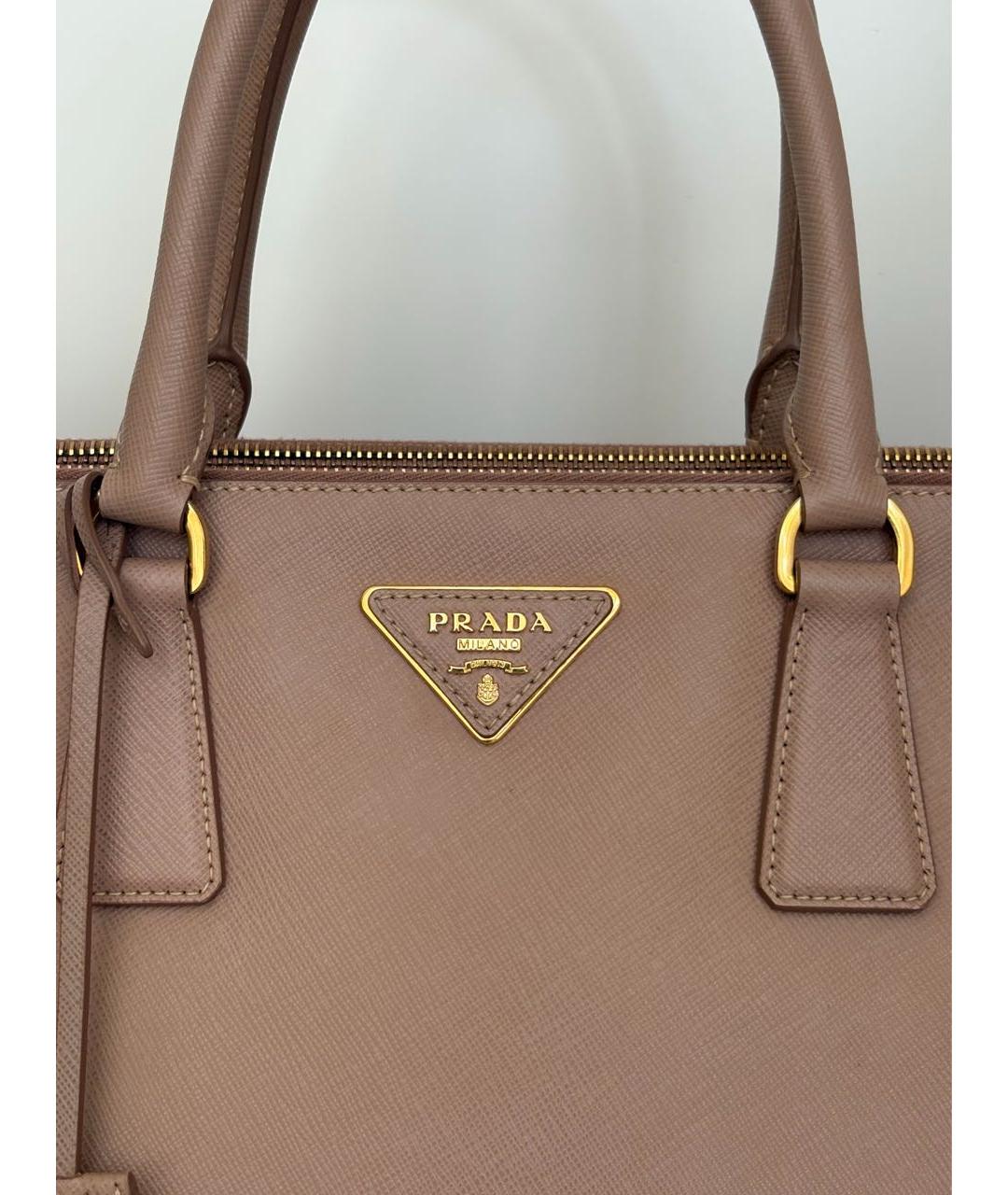 PRADA Бежевая кожаная сумка с короткими ручками, фото 3