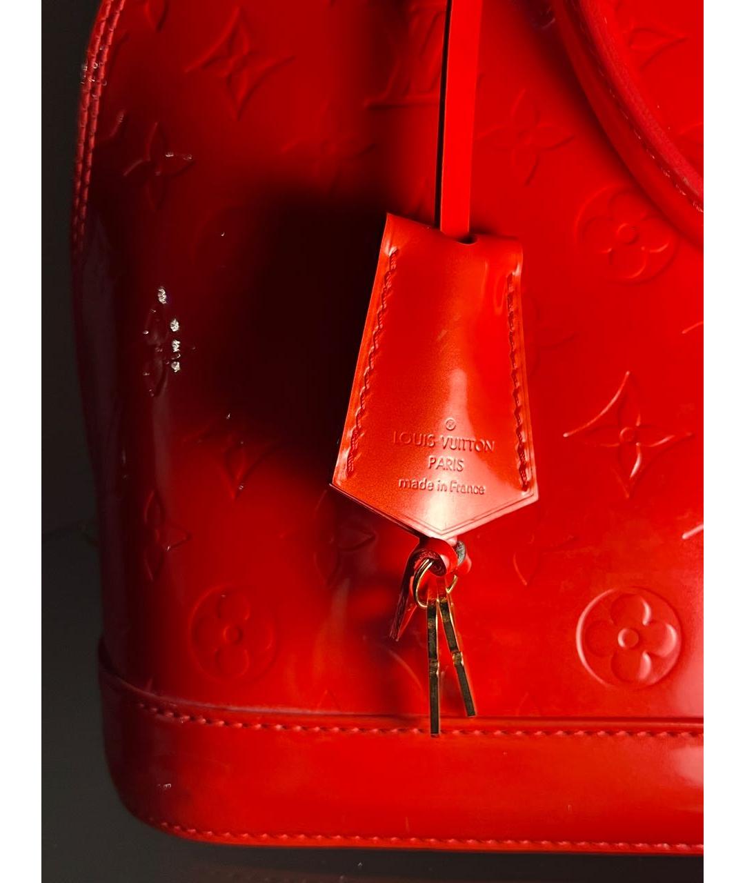 LOUIS VUITTON PRE-OWNED Красная сумка с короткими ручками из лакированной кожи, фото 7