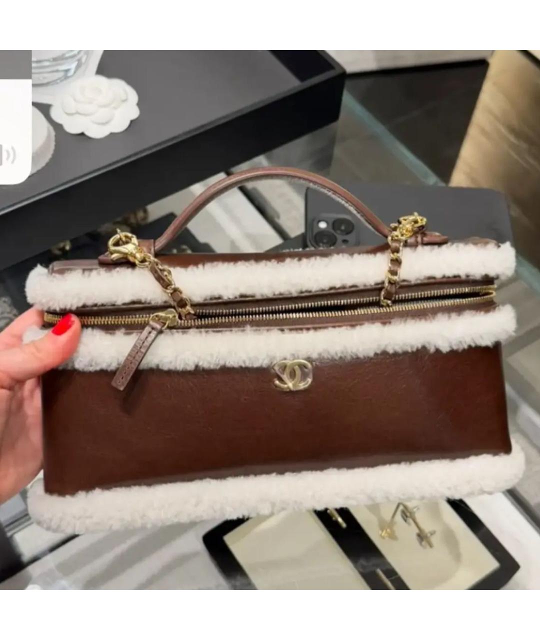 CHANEL Коричневая кожаная сумка с короткими ручками, фото 3