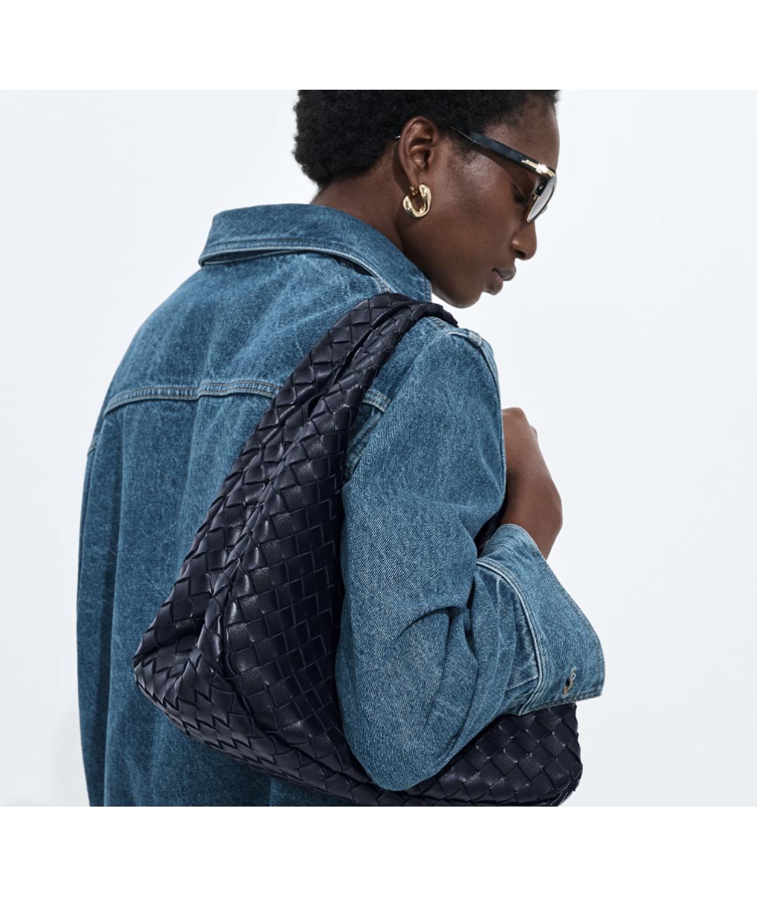 BOTTEGA VENETA Темно-синяя кожаная сумка тоут, фото 5