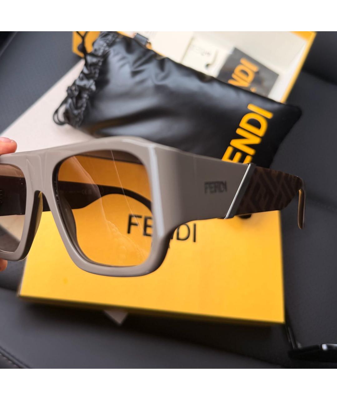 FENDI Антрацитовые пластиковые солнцезащитные очки, фото 4