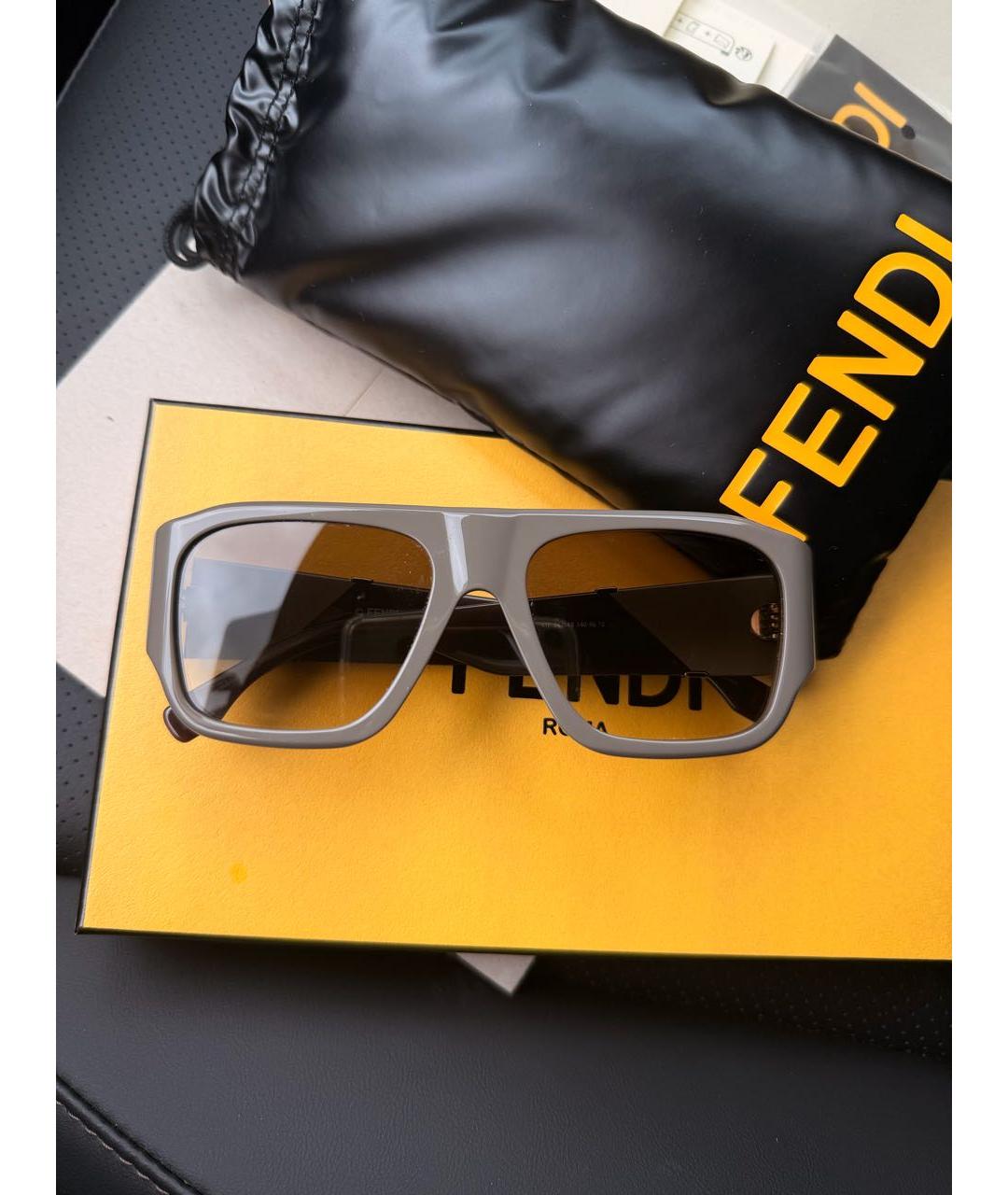 FENDI Антрацитовые пластиковые солнцезащитные очки, фото 2