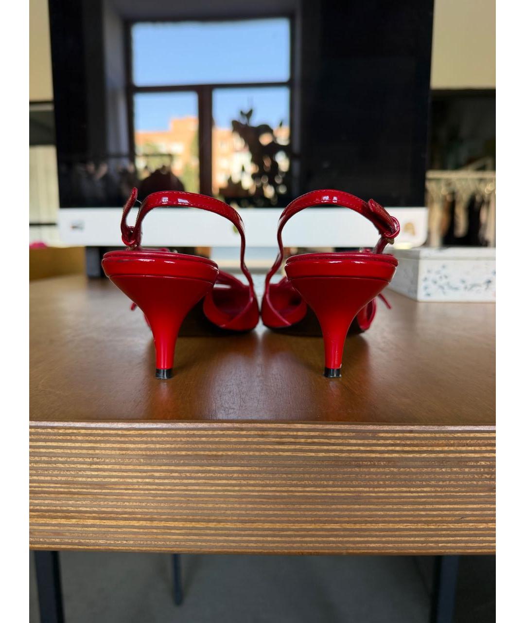 MIU MIU Красные босоножки из лакированной кожи, фото 5