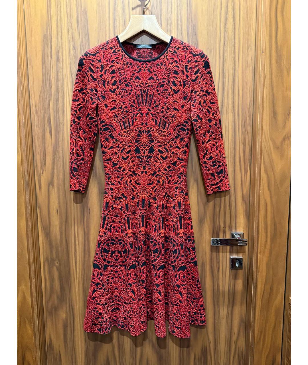 ALEXANDER MCQUEEN Красное вискозное коктейльное платье, фото 5