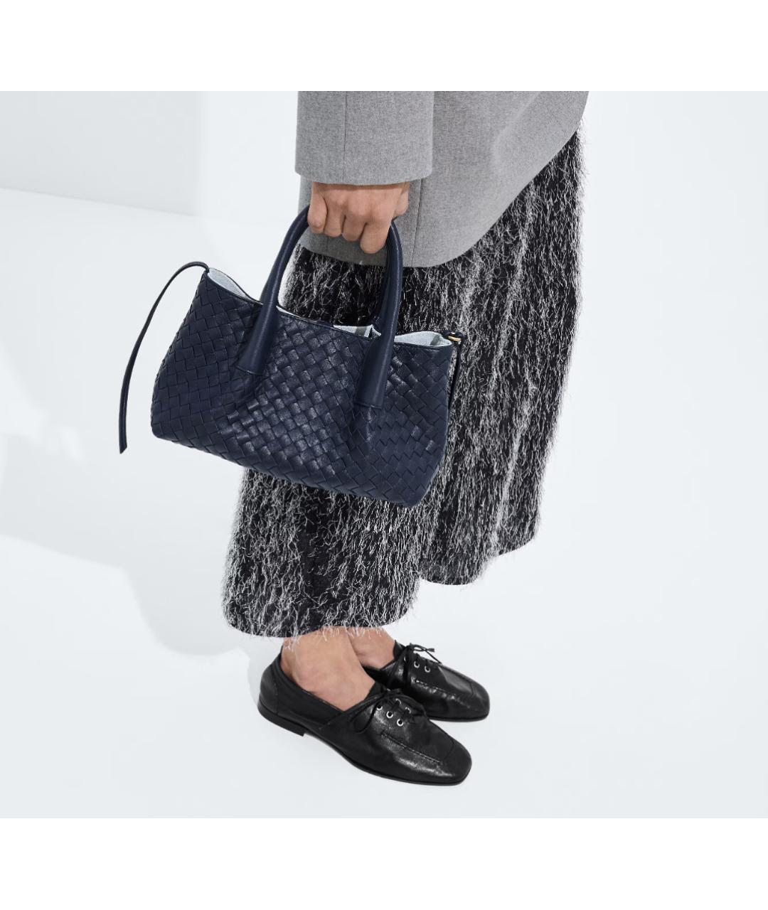 BOTTEGA VENETA Темно-синяя кожаная сумка тоут, фото 5