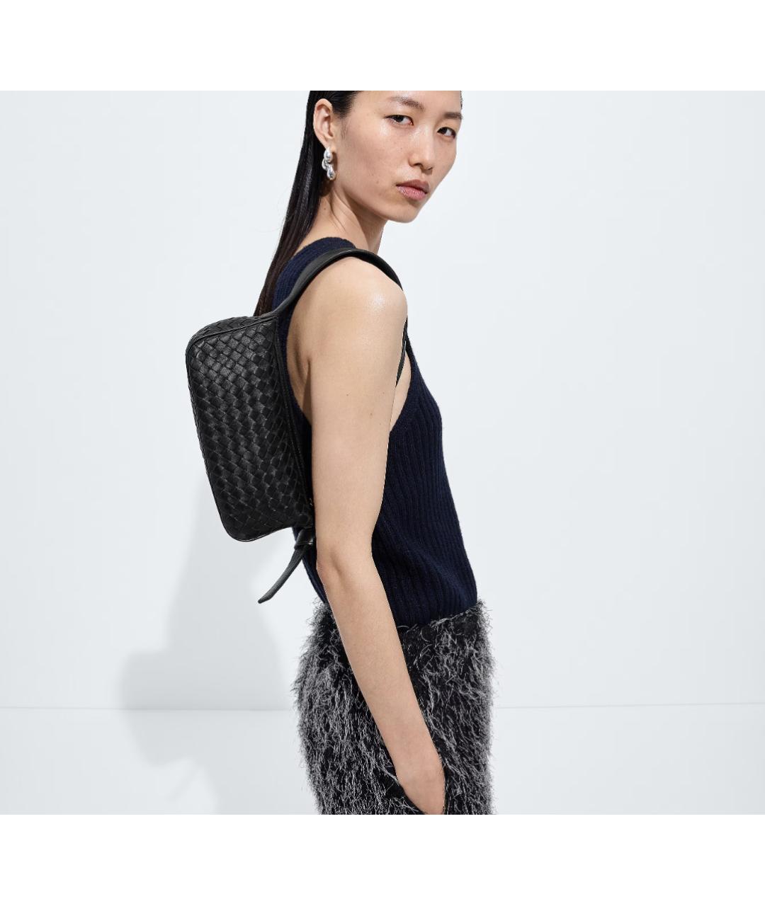 BOTTEGA VENETA Черная кожаная сумка с короткими ручками, фото 5