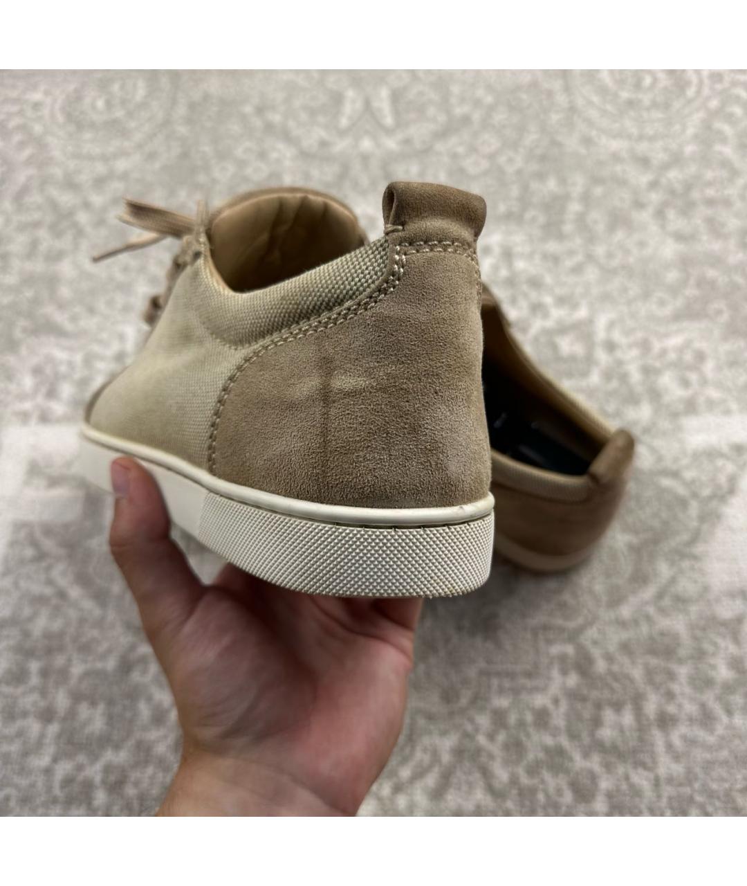 CHRISTIAN LOUBOUTIN Бежевые замшевые низкие кроссовки / кеды, фото 4