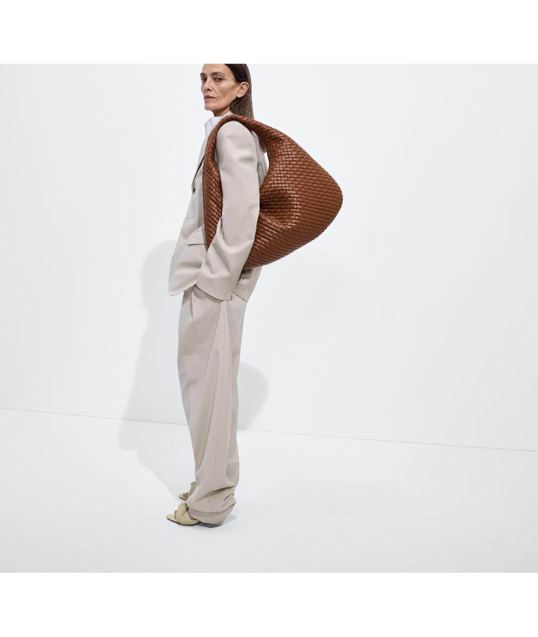 BOTTEGA VENETA Коричневая кожаная сумка тоут, фото 2