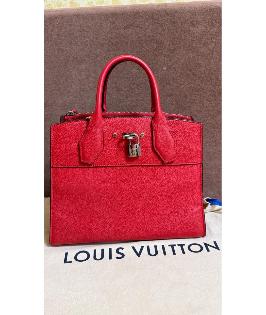 LOUIS VUITTON Красная кожаная сумка с короткими ручками, фото 9