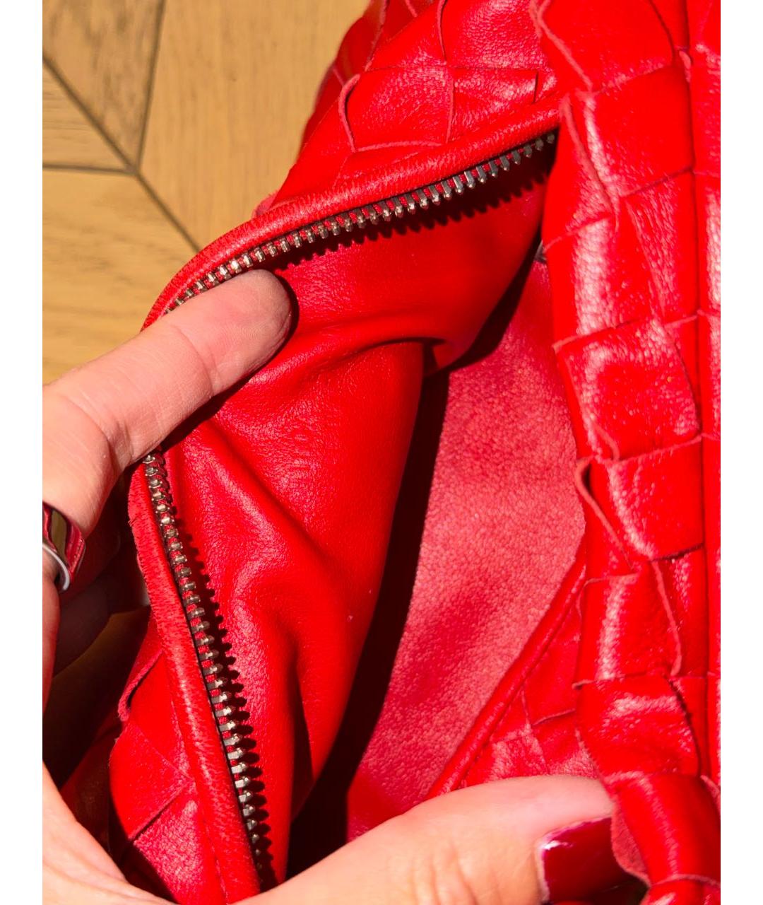 BOTTEGA VENETA Красная кожаная сумка с короткими ручками, фото 5