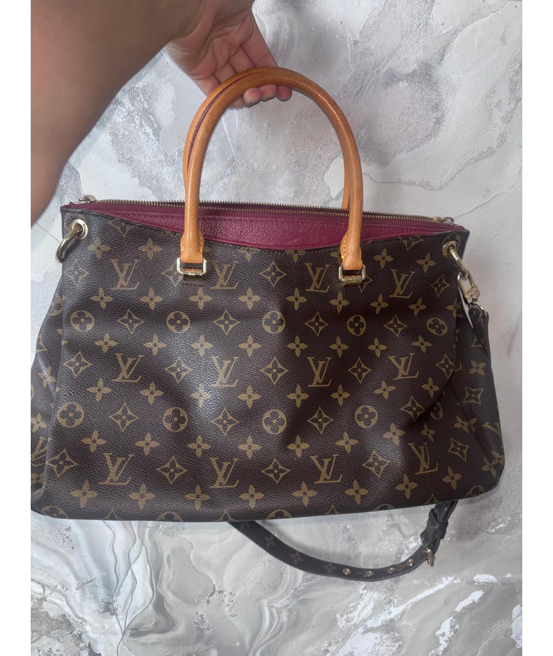 LOUIS VUITTON Коричневая сумка с короткими ручками из кожи крокодила, фото 4