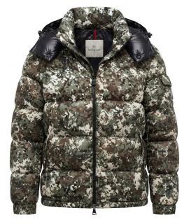 MONCLER Пуховик