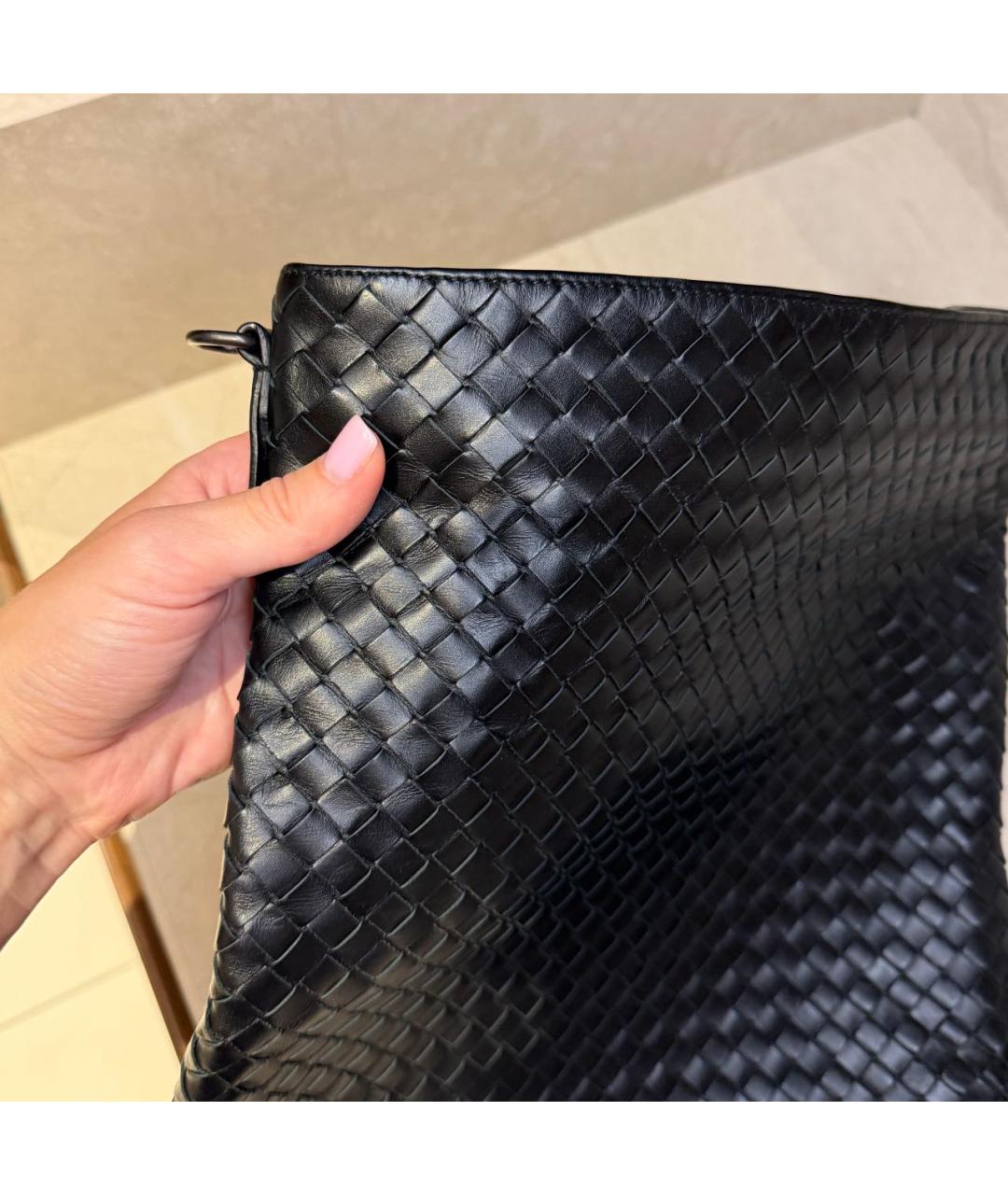 BOTTEGA VENETA Черная кожаная сумка на плечо, фото 4