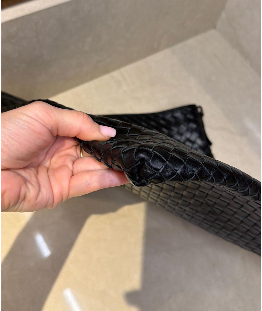 BOTTEGA VENETA Черная кожаная сумка на плечо, фото 6