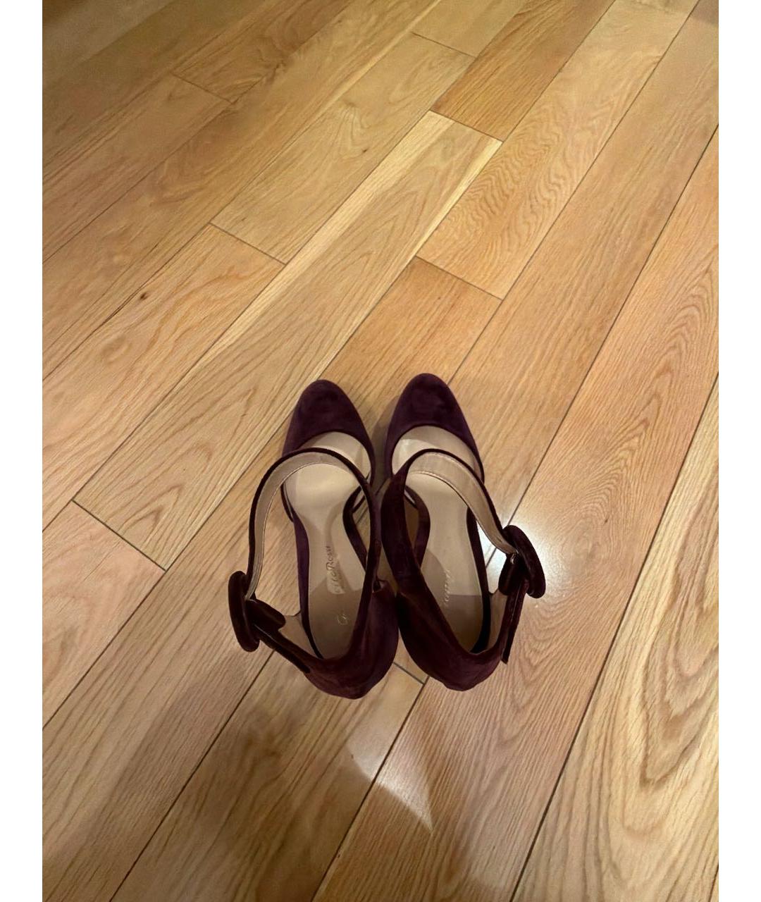 GIANVITO ROSSI Бордовые бархатные туфли, фото 3