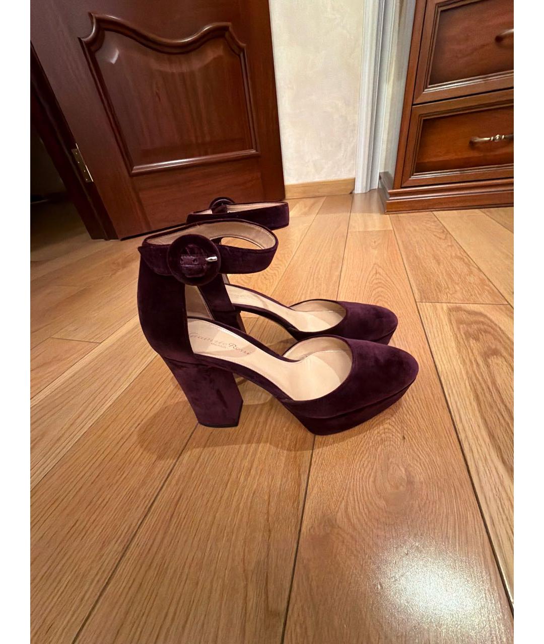 GIANVITO ROSSI Бордовые бархатные туфли, фото 6