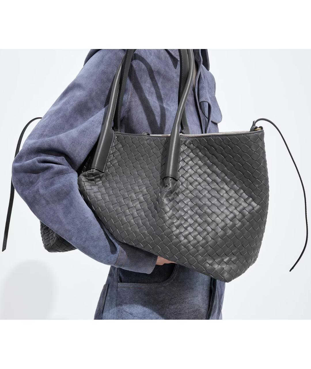 BOTTEGA VENETA Серая кожаная сумка тоут, фото 2