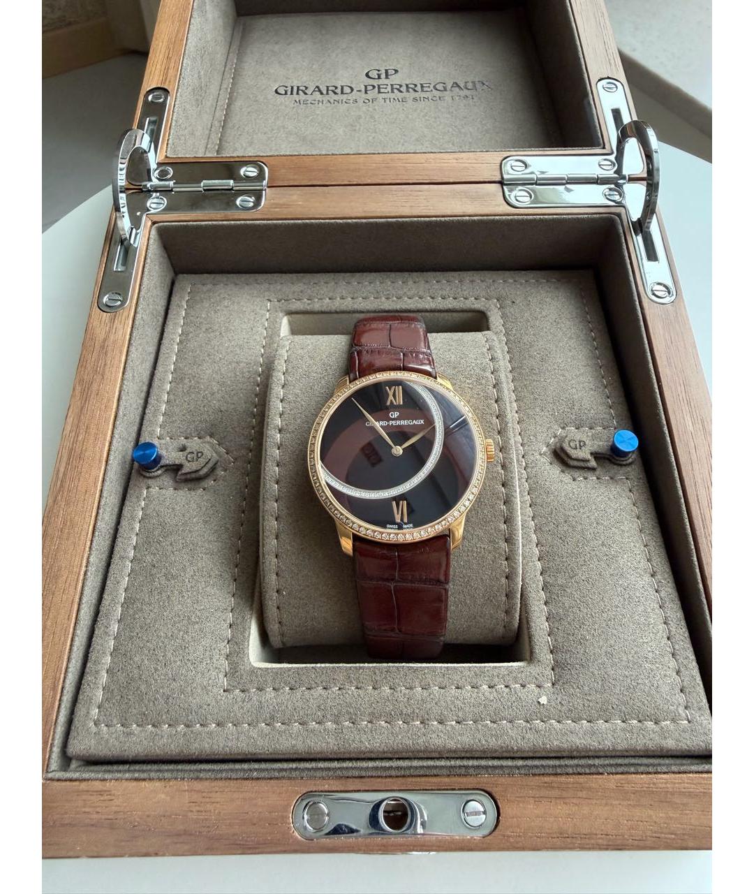 GIRARD PERREGAUX Коричневые часы из розового золота, фото 6