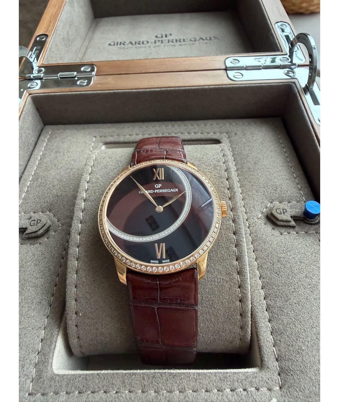 GIRARD PERREGAUX Коричневые часы из розового золота, фото 3