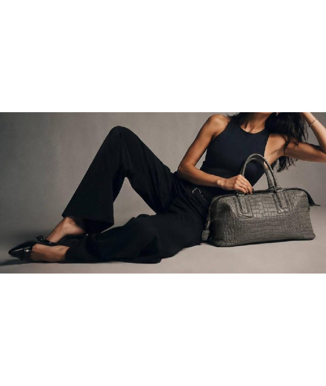 BOTTEGA VENETA Серая сумка с короткими ручками из кожи крокодила, фото 9