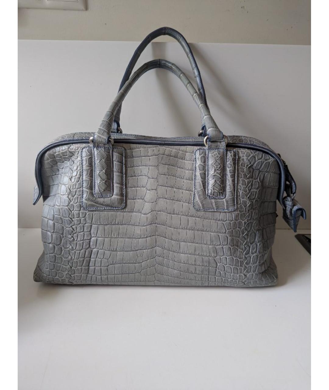 BOTTEGA VENETA Серая сумка с короткими ручками из кожи крокодила, фото 10