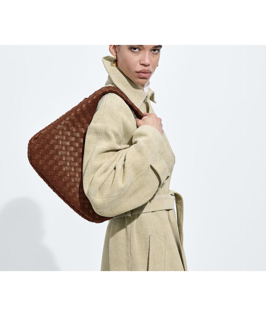 BOTTEGA VENETA Коричневая кожаная сумка с короткими ручками, фото 2
