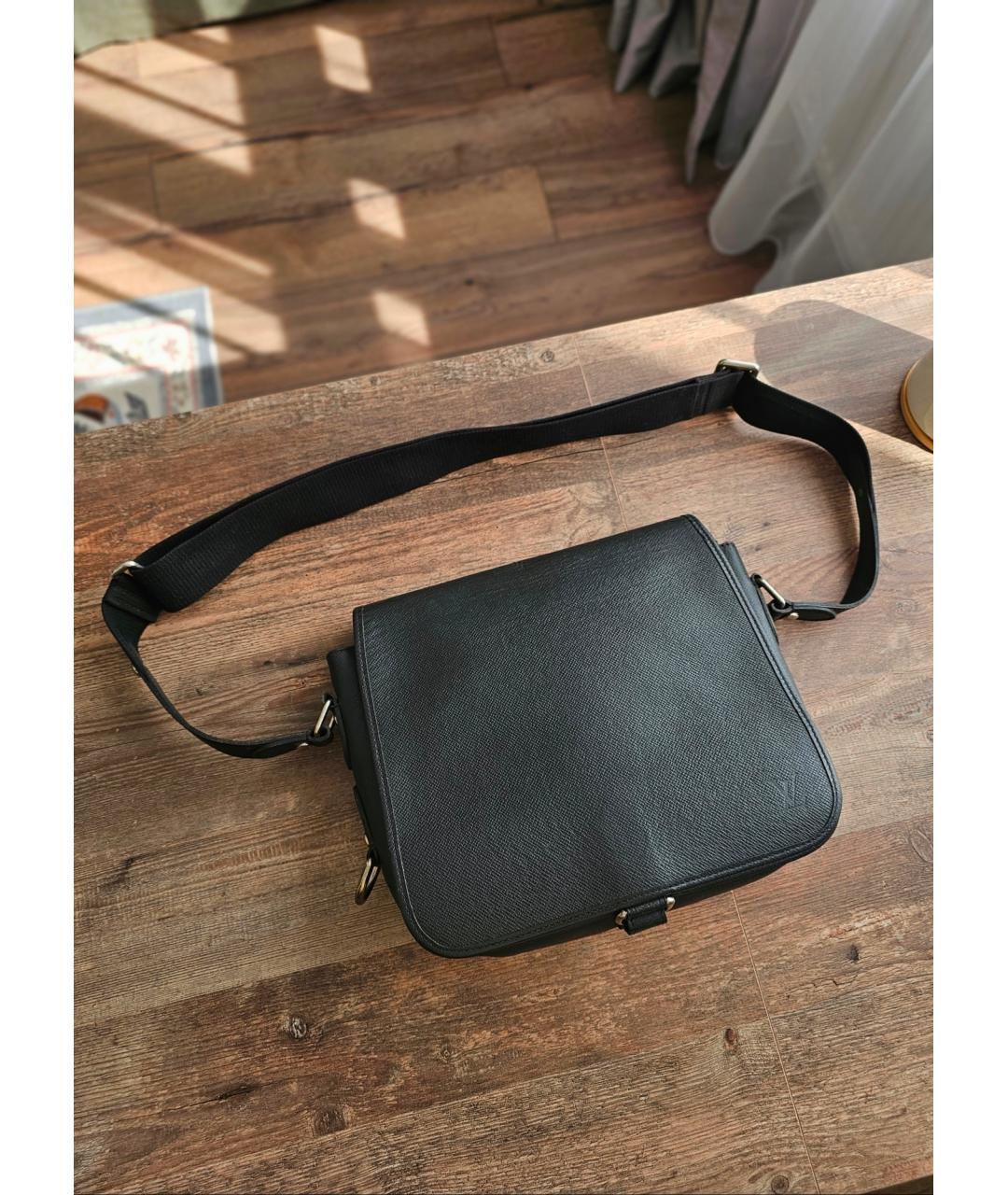 LOUIS VUITTON Черная кожаная сумка на плечо, фото 2