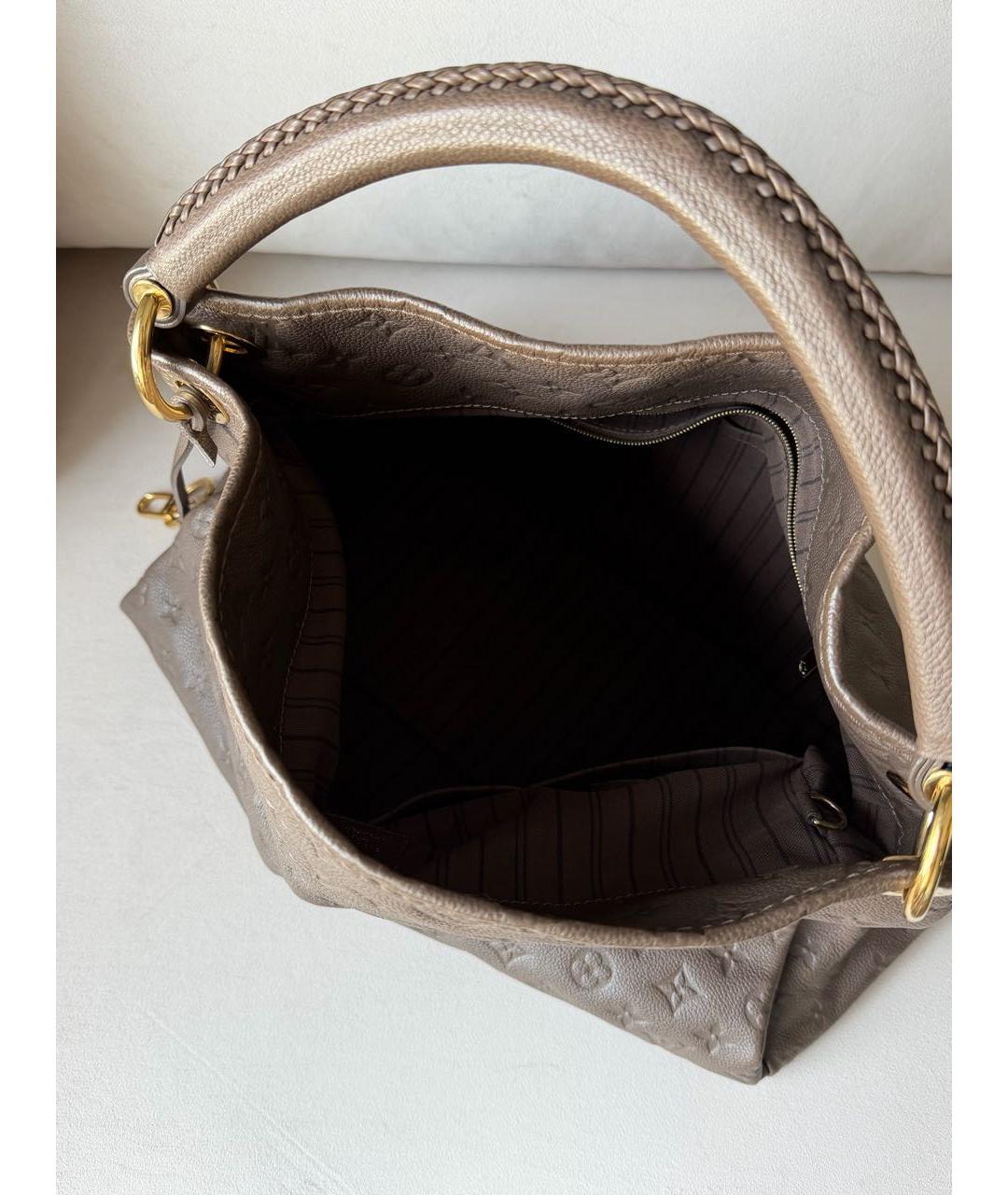 LOUIS VUITTON Бежевая кожаная сумка с короткими ручками, фото 4