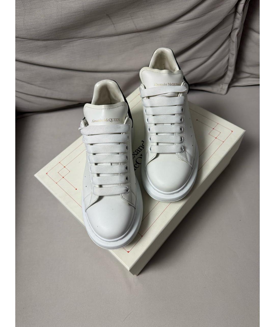 ALEXANDER MCQUEEN Белые кожаные кроссовки, фото 3