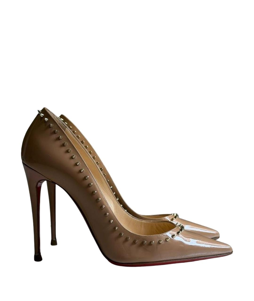 CHRISTIAN LOUBOUTIN Бежевые туфли из лакированной кожи, фото 1
